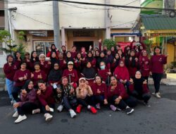 Warga Simo Magersari RW 06 Tingkatkan Kualitas Hidup Melalui Senam Lansia di Vitalage Movement dan Juga Dapat Doorprize 