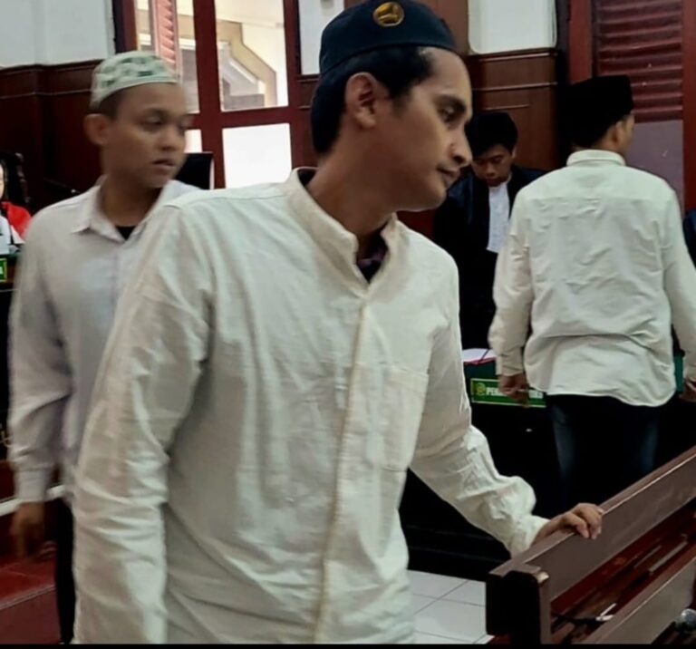 Foto ; sidang pengadilan negeri Surabaya