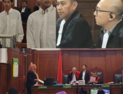KULAKAN SABU DARI ANTON (DPO), INDRA KURNIAWAN DAN MOH ROY, DIHUKUM 4,5 TAHUN BUI,   *NYATAKAN BANDING