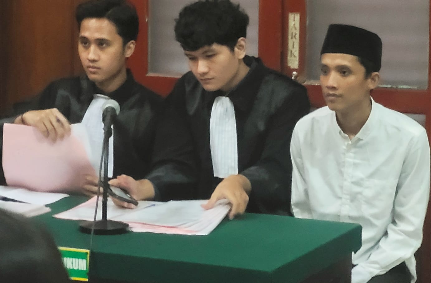 Foto sidang jual istri