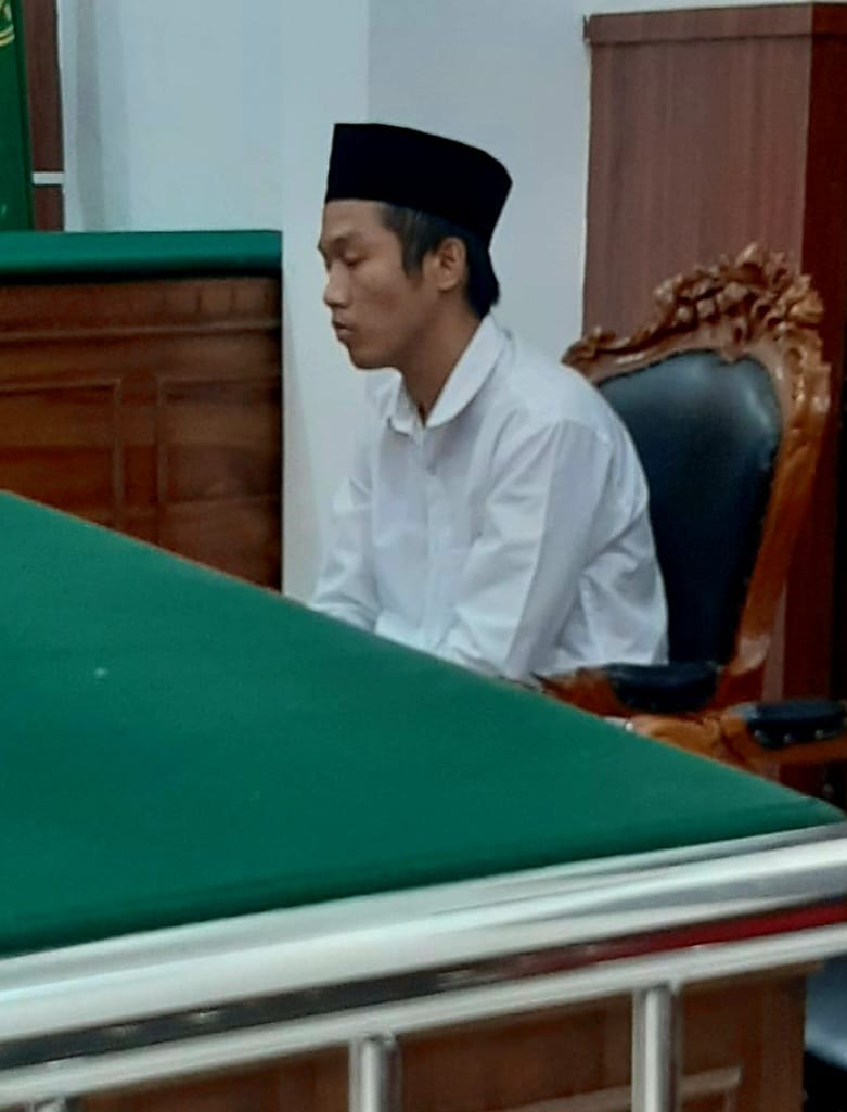 Foto; sidang pria tempramental
