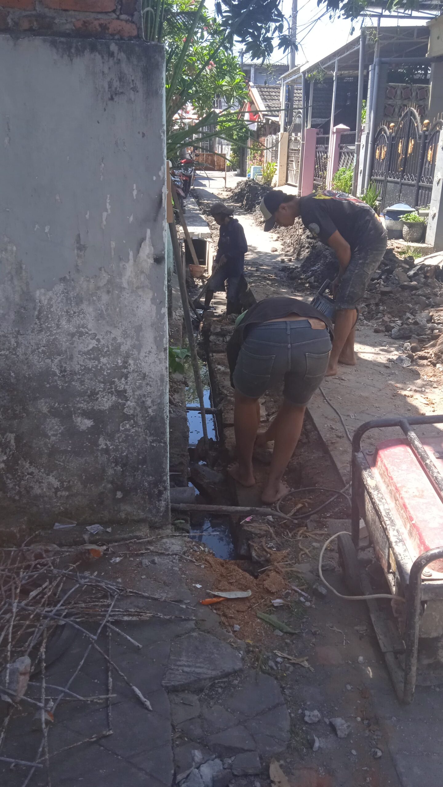 Foto: pekerja galian tanah simo katerungan