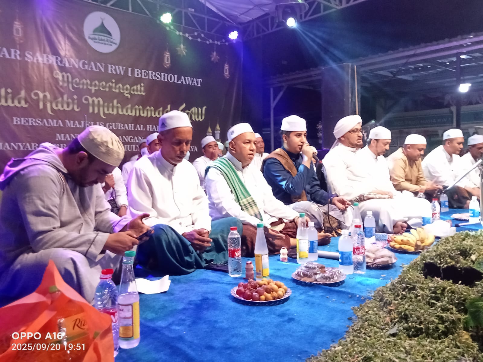 Foto; acara maulid Manyar Sabrangan