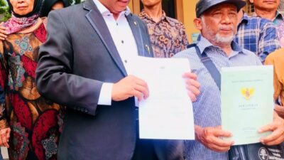 Foto; masbuhin dan partner melapor ke SPKT Polda Jatim