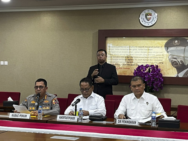 Konferensi Pers Bareskrim Polri Mengumumkan Kasus Korupsi PLTU Mempawah
