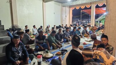 Foto; Kehadiran perangkat desa, sesepuh, dan masyarakat peranti