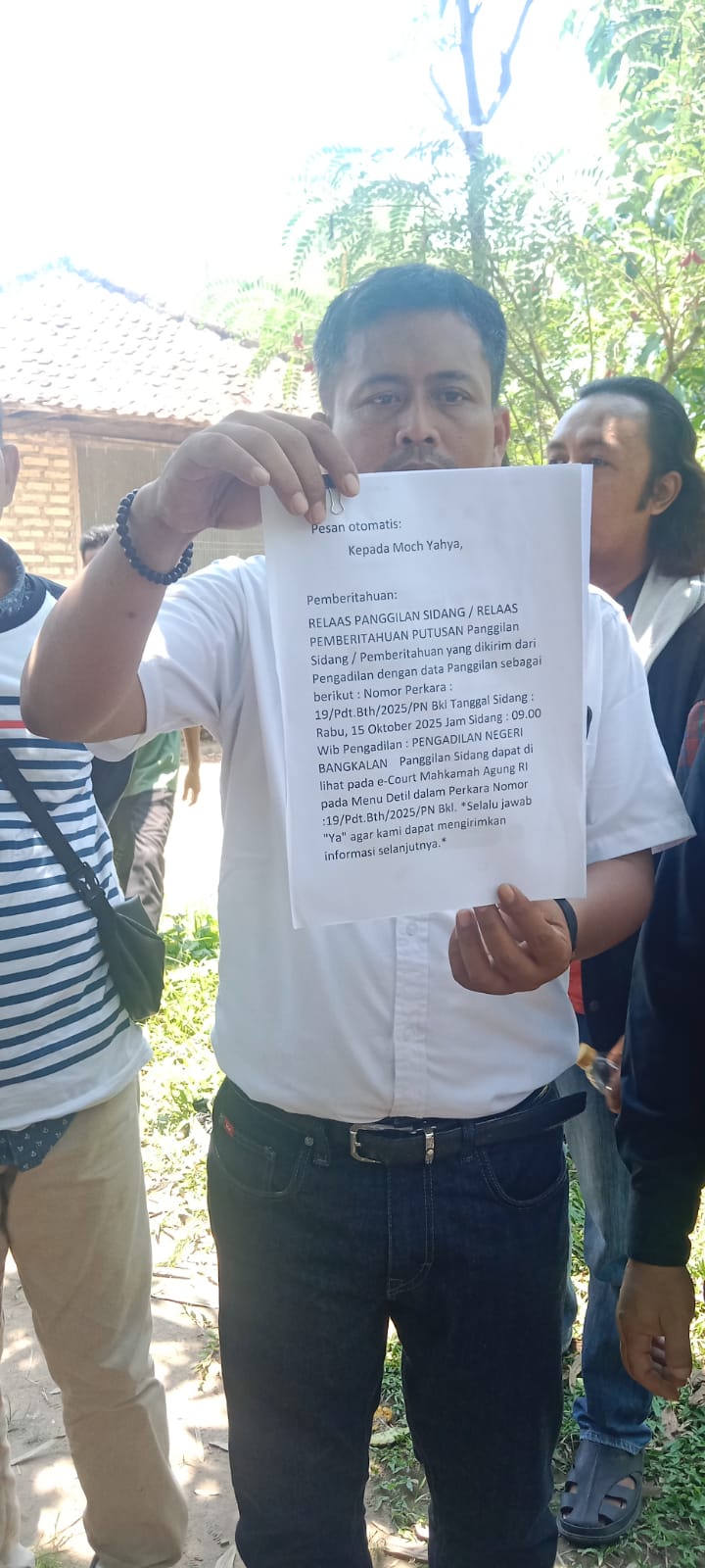 Foto; menerangkan menunggu proses hukum