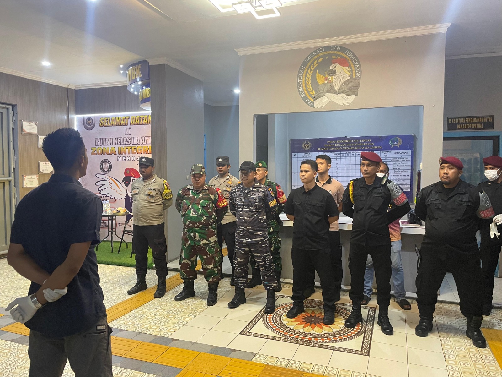 Foto; razia gabungan rumah tahanan ambon