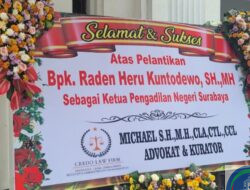 Karangan Bunga Advokat Sejajar dengan Kiriman dari Ketua dan Waka PN
