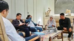 Foto; pertemuan dengan team PT Etaka