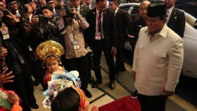 Prabowo Tiba di Malaysia untuk KTT ke-47 ASEAN, Disambut Hangat Diaspora Indonesia