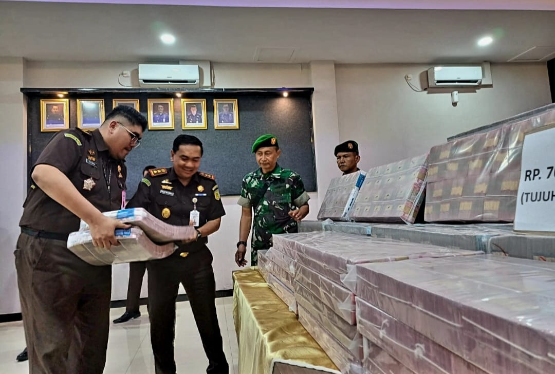 Foto! Konferensi pers kejaksaan perak Surabaya