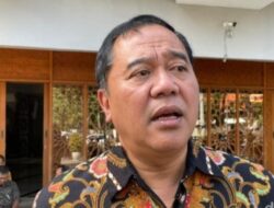 SURABAYA SIAGA MIKROPLASTIK: DLH DAN ITS SELIDIKI KANDUNGAN PARTIKEL PLASTIK DALAM AIR HUJAN