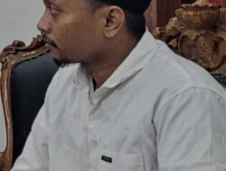COLLECTOR: SEKONGKOL DENGAN ANDIK HENDRAWAN, JUAL 3 UNIT ALAT BERAT