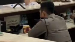 Video Viral Petugas Main Game di Balai Kota Surabaya Ternyata Konten Lama, Bukan ASN