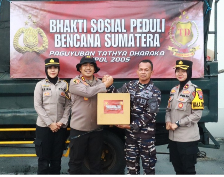 Kapolres Pelabuhan Tanjung Perak, AKBP Wahyu Hidayat, SIK MH yang juga merupakan bagian dari keluarga besar Alumni Akpol 2005 Tathya Dharaka