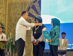 Cetak Generasi Emas, Pemkot Surabaya Wisuda 10.770 Lulusan Sekolah Orang Tua Hebat 2025