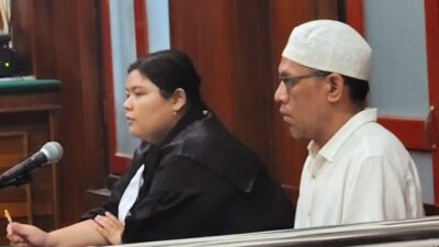 BELI 1 POKET SABU DAN 4 BUTIR PIL EKSTACY DARI MUSRIFAH MODAL UNTUK PESTA NARKOBA Rp.3,2 JUTA ANDRI FERDIAN DITUNTUT 6,5 TAHUN BUI DENDA Rp.800 JUTA