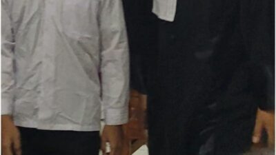 UNJUK RASA ANARKIS MERUSAK KAWAT BARRIER MILIK POLISI DAN MERUSAK GAPURA DARI TRIPLEK, DI GEDUNG GRAHADI SURABAYA ACHMAD RIVALDO KINI DIADILI