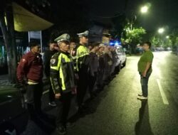 Patroli Harkamtibmas Jelang Pergantian Tahun Polsek Semampir Menyapa Warga Lewat Pam Swakarsa