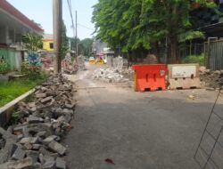 ANGGARAN SETENGAH MILIAR DI UJUNG TANDUK: PROYEK JALAN PAVING GUBENG MANGKRAK DIDUGA ABAIKAN STANDAR TEKNIS
