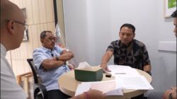 Klaim Mobil Mewah Ditolak, Wakil Walikota Surabaya Mediasi Sengketa Nasabah dan Asuransi