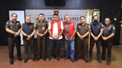 Kejati Jatim Tahan Mantan Kadispendik dan Rekanan Terkait Korupsi Hibah SMK Rp 78 Miliar