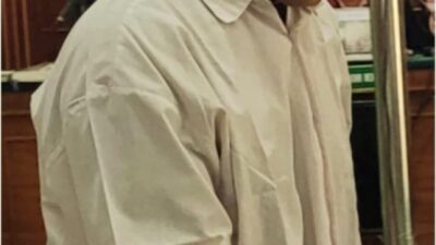 TRANSAKSI 8 BUTIR EKSTACY DI PELABUHAN KALIMAS TERUNGKAP SALAMON DITUNTUT 6 TAHUN BUI DENDA Rp.1 MILIAR