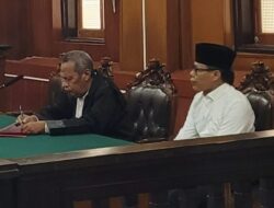 KULAK PIL EKSTASI 17 BUTIR PESANAN HALID (DPO) KARJITO DITUNTUT 6,6 TAHUN BUI DAN DENDA Rp 1 MILIAR