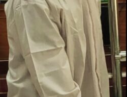 TRANSAKSI 8 BUTIR EKSTASI DI PELABUHAN KALIMAS TERBONGKAR SALAMON DITUNTUT 6 TAHUN PENJARA DAN DENDA Rp. 1 MILIAR