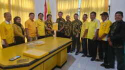 Darlian Pone Kembalikan Formulir Pendaftaran Calon Ketua DPD Golkar Way Kanan