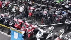 Sepeda motor hasil sitaan diparkir rapi di Mapolrestabes Surabaya menjelang Bazar Ranmor.