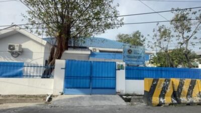 Fasilitas operasional ini menjadi objek sengketa lahan dapur gizi Surabaya, di mana warga mengklaim kepemilikan sementara Pelindo merujuk putusan pengadilan.