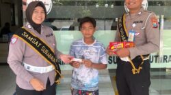 SAMSAT SURABAYA UTARA BERBAGI COKELAT DI HARI  VALENTINE PERKUAT KEDEKATAN DENGAN WAJIB PAJAK