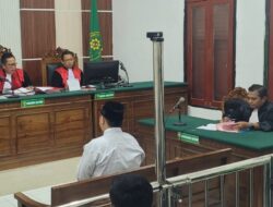 DIVONIS 5 TAHUN BUI DENDA Rp.1 MILIAR DANDY LA CHANDRA WARGA MANUKAN MULYO TERBUKTI SEBAGAI PENGEDAR SABU DAN PIL KOPLO