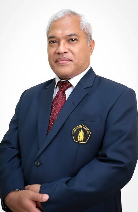 Pakar Hukum Universitas Brawijaya Aan Eko Widiarto tampil dalam potret resmi yang digunakan sebagai dokumentasi narasumber terkait tanggapan atas pelantikan hakim Mahkamah Konstitusi.