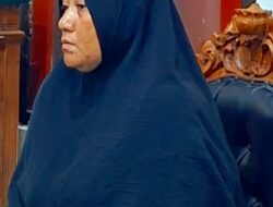 GASAK EMAS DAN LOGAM MULIA MAJIKAN Rp. 500 JUTA WATININGSIH ART DI SURABAYA DITUNTUT 2,6 TAHUN BUI