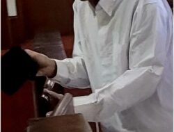 PESAN 2 GRAM SABU SISTEM RANJAU SUPRIADI DICIDUK DI TENGGUMUNG DITUNTUT 3 TAHUN 5 BULAN DENDA Rp. 1 MILIAR