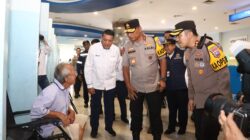 Kapolda Jatim Cek Pos Terpadu dan Pos Pam di Surabaya Pastikan Layanan Mudik Berjalan Optimal