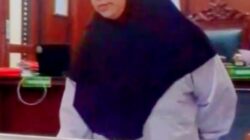 BUNUH BAYI YANG BARU DILAHIRKAN DISEMBUNYIKAN DALAM TAS KRESEK FIRDA AYU IBU SADIS DIHUKUM 3 TAHUN 10 BULAN BUI