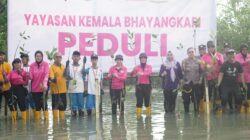 Sambut HUT ke-46, YKB Tanjung Perak Tanam Mangrove dan Gelar Baksos di Kalianak
