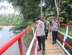 Polres Probolinggo Bangun Jembatan Merah Putih Presisi, Akses Warga Tiris  Andungsari Kembali Terhubung