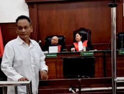 POTONG PAGAR MAKAM KEMBANG KUNING ABD.WAKI DITUNTUT 2 TAHUN BUI