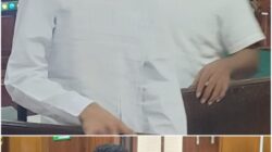 JARINGAN SABU ARIS CEPER GRESIK SURABAYA 11 KALI TRANSAKSI ROCHMAD DITUNTUT 7 TAHUN KUCEM 8 TAHUN PENJARA DENDA Rp. 1 MILIAR