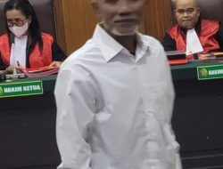 LALAI REM DI LAMPU MERAH SOPIR TRUK TABRAK PELAJAR HINGGA TEWAS POEDJI DIVONIS 18 BULAN PENJARA