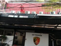 Kebakaran Ruang Arsip Polres KP3 Tanjung Perak Surabaya Berhasil Dipadamkan Diduga Akibat Arus Pendek AC