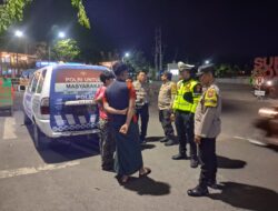 Antisipasi Banjir Rob, Polres Pelabuhan Tanjung Perak Gencarkan Sosialisasi dan Imbauan di Kawasan Pesisir Surabaya