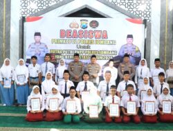 Kapolres Jombang Serahkan Beasiswa kepada Putra-Putri Pegawai Negeri Pada Polri Berprestasi