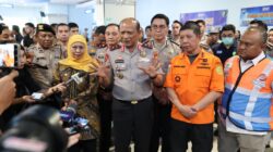 Kapolda Jatim Sampaikan Duka atas Kecelakaan Kapal Laut di Perairan Sumenep, Pencarian Korban Hilang Terus Dilakukan