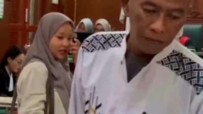 DOKUMEN CATAT CANGKANG SAWIT, 4 KONTAINER TERNYATA MUAT 3.059 KARUNG BAWANG BOMBAY   SAID SYAIFUDIN DIVONIS 10 BULAN DENDA Rp.40 JUTA